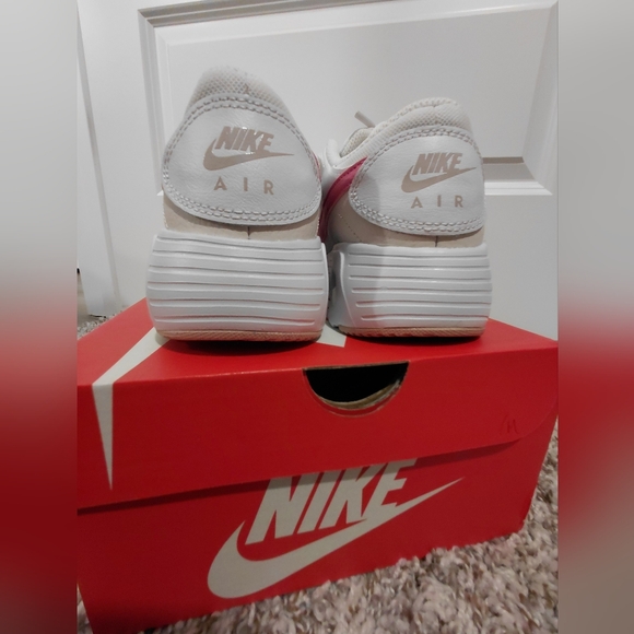 Nike Kids Sneakers - White and Pink - Picture 7 of 9